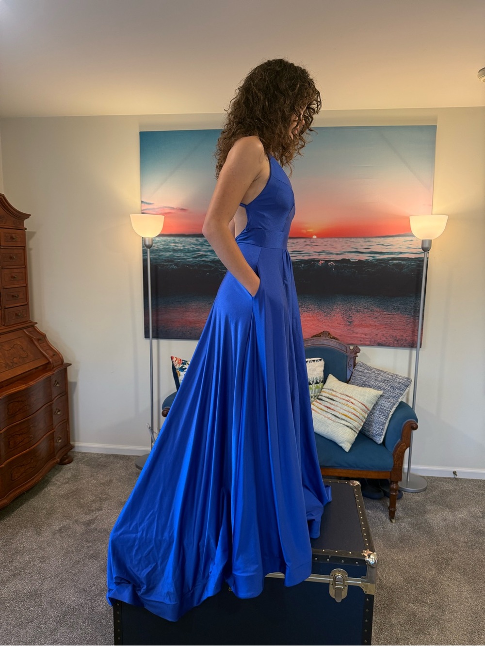 Elegant Royal Blue V-Neck Prom Gown with Pockets - Picture 2 of 6